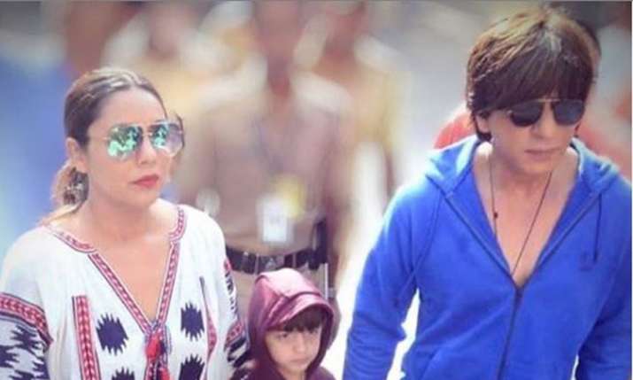 Shah Rukh Khan, Gauri Khan, Abram Khan Shah Rukh Khan, Gauri Khan, Abram Khan- India TV