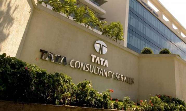 TCS Q4 net profit rises 17.7 pc to Rs 8,126 crore TCS Q4 net profit rises 17.7 pc to Rs 8,126 crore- India TV Paisa