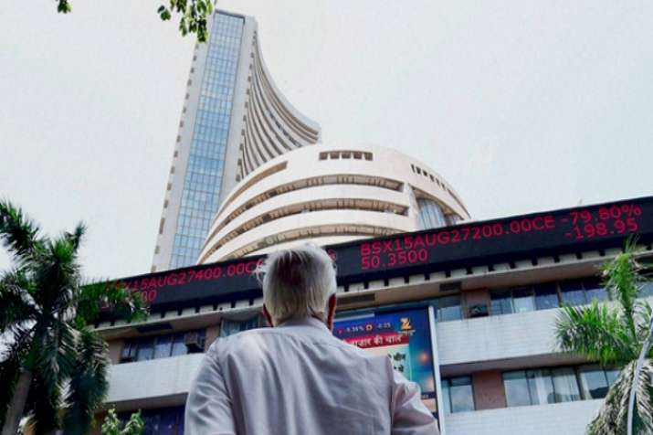 Six of top-10 companies lose Rs 64,219 cr in m-cap Six of top-10 companies lose Rs 64,219 cr in m-cap- India TV Paisa