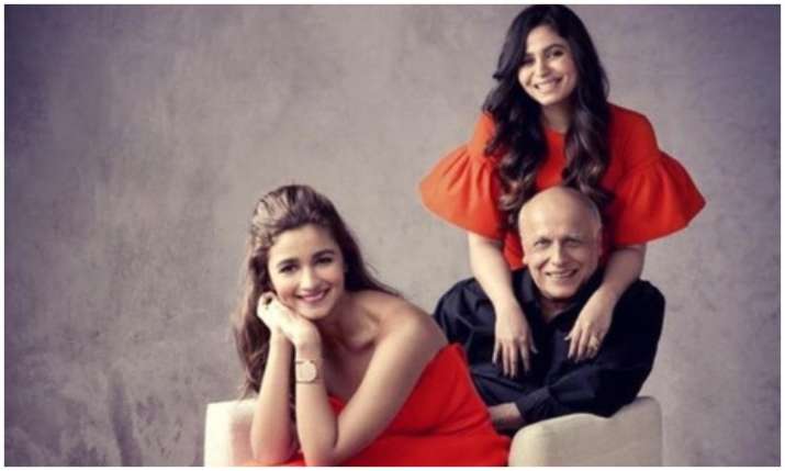 Alia, mahesh and shaheen bhatt Alia, mahesh and shaheen bhatt- India TV