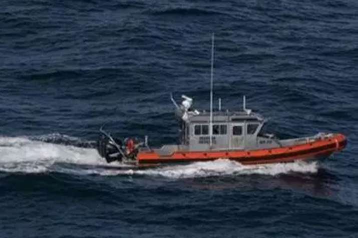 One dead, 3 missing after migrant boat capsizes at US-Mexico border | AP Representational One dead, 3 missing after migrant boat capsizes at US-Mexico border | AP Representational- India TV