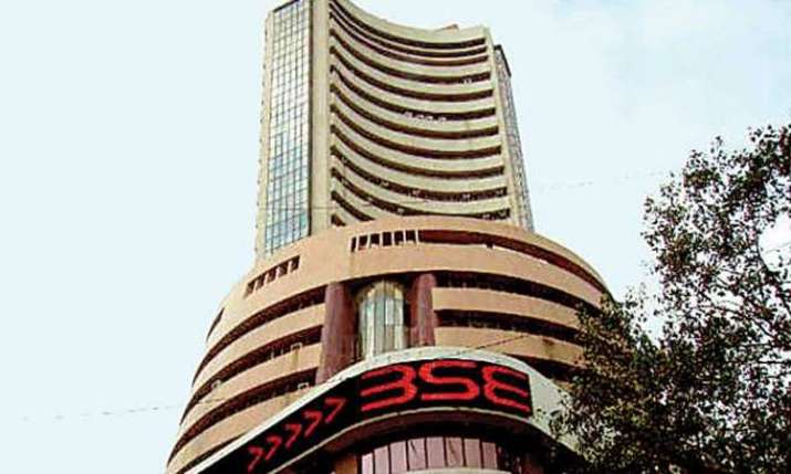 Markets end marginally lower; IT stocks drag Markets end marginally lower; IT stocks drag- India TV Paisa