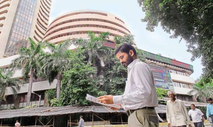 Markets snap 3-day winning run on profit booking, global cues Markets snap 3-day winning run on profit booking, global cues- India TV Paisa
