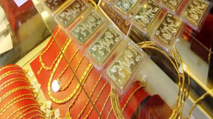 Gold slides by Rs 160 on muted demand, weak global trend Gold slides by Rs 160 on muted demand, weak global trend- India TV Paisa