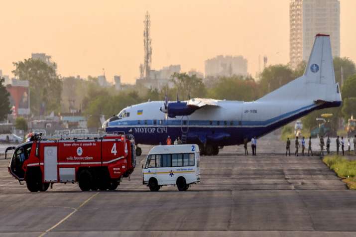 Indian Air Force fighter jets force an Antonov AN-12 heavy cargo plane coming from Pakistani Air spa Indian Air Force fighter jets force an Antonov AN-12 heavy cargo plane coming from Pakistani Air spa- India TV