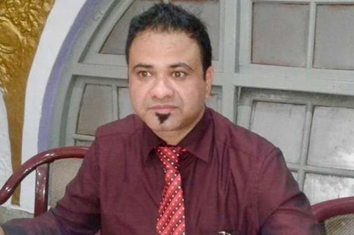 Suspended Gorakhpur doctor Kafeel Khan demands CBI inquiry into death of children | Facebook Suspended Gorakhpur doctor Kafeel Khan demands CBI inquiry into death of children | Facebook- India TV