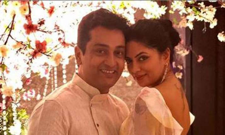 Kavita Kaushik with her husband Ronnit Biswas Kavita Kaushik with her husband Ronnit Biswas- India TV
