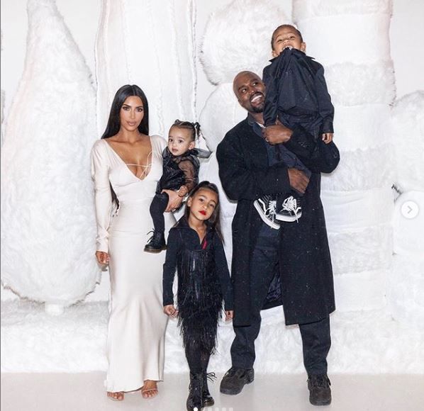 Kim kardashian with her family Kim kardashian with her family- India TV