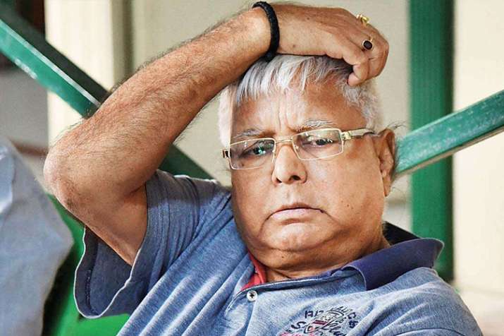 पटना से करीब 300 किलोमीटर दूर जेल से ही 'चुनावी शतरंज' पर सियासी 'चाल' चल रहे लालू यादव पटना से करीब 300 किलोमीटर दूर जेल से ही 'चुनावी शतरंज' पर सियासी 'चाल' चल रहे लालू यादव- India TV