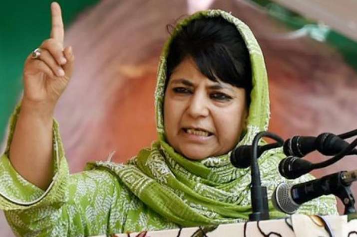EVM पर महबूबा मुफ्ती का बयान, कहा-एक और बालाकोट की तैयारी EVM पर महबूबा मुफ्ती का बयान, कहा-एक और बालाकोट की तैयारी- India TV