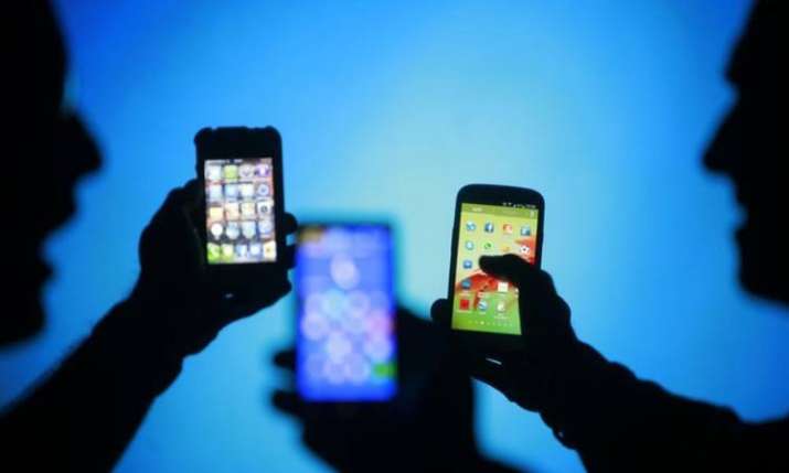 Airtel, Voda Idea lose 30 mn customers; Jio adds 9.4 mn users in Mar Airtel, Voda Idea lose 30 mn customers; Jio adds 9.4 mn users in Mar- India TV Paisa