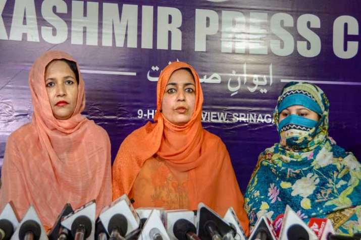Pakistani women headed by Zeba, who came to... Pakistani women headed by Zeba, who came to...- India TV