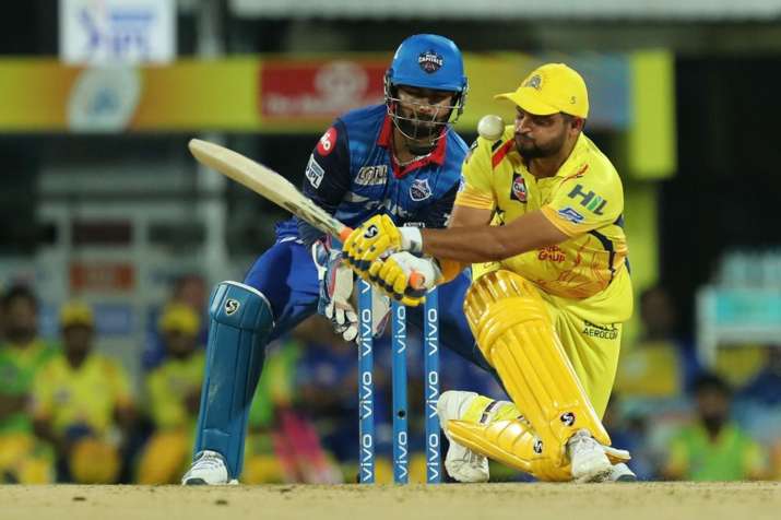 IPL 2019: एक बार मैदान पर फिर दिखा ऋषभ पंत का नटखट अंदाज, सुरेश रैना से की 'मटरगस्ती' IPL 2019: एक बार मैदान पर फिर दिखा ऋषभ पंत का नटखट अंदाज, सुरेश रैना से की 'मटरगस्ती'- India TV