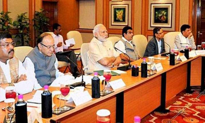 PM Modi meets top bureaucrats of key ministries PM Modi meets top bureaucrats of key ministries- India TV Paisa