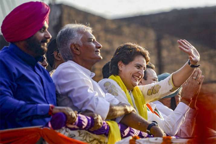 Congress General Secretary Priyanka Gandhi Vadra with party leader Sunil Jakhar and Navjot Singh Congress General Secretary Priyanka Gandhi Vadra with party leader Sunil Jakhar and Navjot Singh- India TV