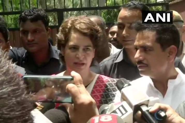 वोट डालने के बाद बोलीं प्रियंका गांधी वाड्रा, जा रही है बीजेपी सरकार वोट डालने के बाद बोलीं प्रियंका गांधी वाड्रा, जा रही है बीजेपी सरकार- India TV