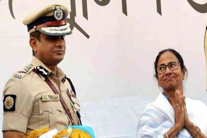 राजीव कुमार से CBI करेगी पूछताछ; एक हफ्ते की राहत, नहीं टली गिफ्तारी की आफत राजीव कुमार से CBI करेगी पूछताछ; एक हफ्ते की राहत, नहीं टली गिफ्तारी की आफत- India TV
