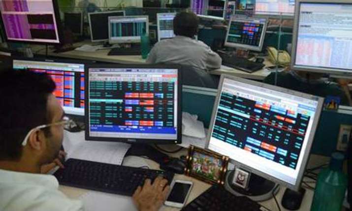 Sensex plummets 487 pts to close below 38,000-mark Sensex plummets 487 pts to close below 38,000-mark- India TV Paisa