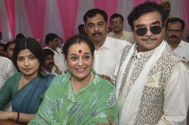 shatrughan sinha and poonam sinha shatrughan sinha and poonam sinha- India TV