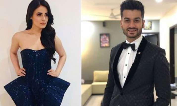 Radhika Madan, Sunny Kaushal Radhika Madan, Sunny Kaushal- India TV