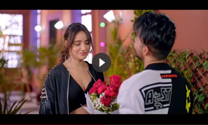 Dheeme Dheeme - Tony Kakkar ft. Neha Sharma | Official Music Video Dheeme Dheeme - Tony Kakkar ft. Neha Sharma | Official Music Video- India TV