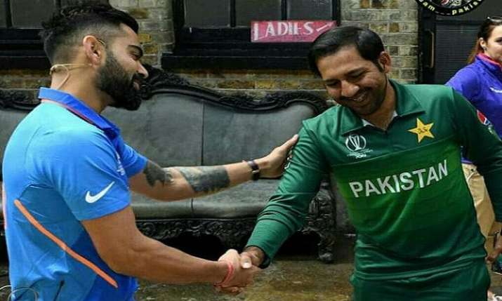 विराट कोहली और... विराट कोहली और...- India TV