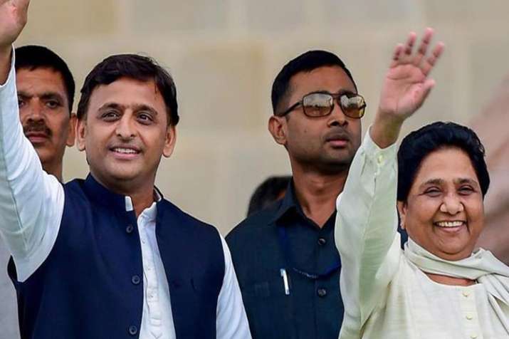 अखिलेश यादव और... अखिलेश यादव और...- India TV