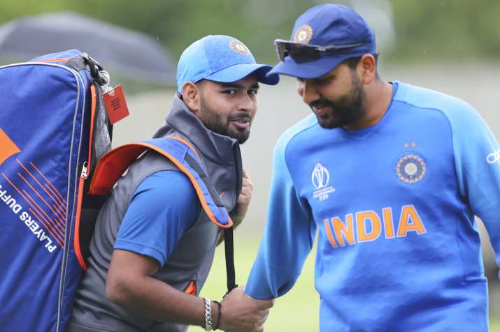 India vs England: काफी चर्चाओं के बाद वर्ल्ड कप में हुआ ऋषभ पंत का डेब्यू, इस 3D खिलाड़ी को किया रिप India vs England: काफी चर्चाओं के बाद वर्ल्ड कप में हुआ ऋषभ पंत का डेब्यू, इस 3D खिलाड़ी को किया रिप- India TV