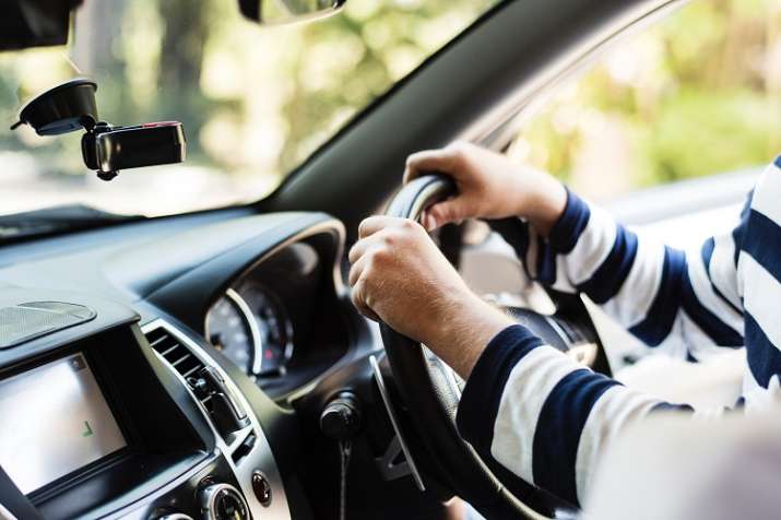 Govt to remove minimum educational qualification requirement for driving licence. Govt to remove minimum educational qualification requirement for driving licence.- India TV