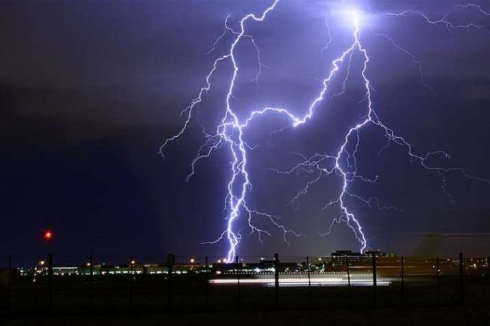 10 people died due to thunderclap in Bihar 10 people died due to thunderclap in Bihar- India TV