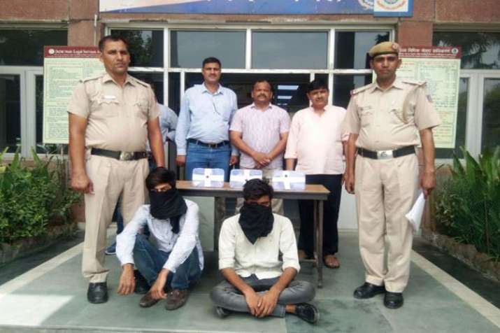 Two Robbers arrested in Delhi Two Robbers arrested in Delhi- India TV