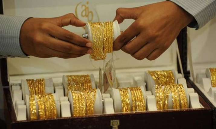 Gold rises Rs 75 to Rs 33,195 per 10 gram on local buying Gold rises Rs 75 to Rs 33,195 per 10 gram on local buying- India TV Paisa