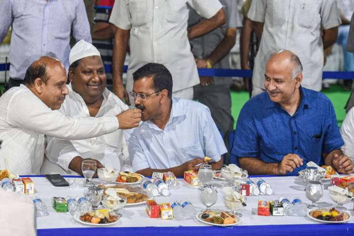 Vijender Gupta files defamation case against Kejriwal and Sisodia Vijender Gupta files defamation case against Kejriwal and Sisodia- India TV