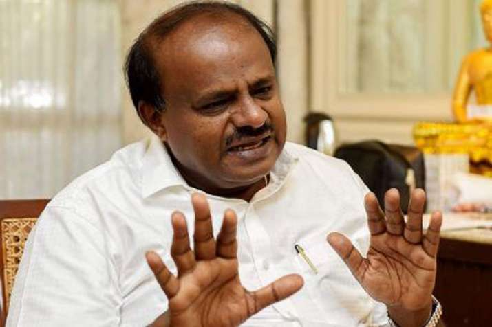 BJP accuses Karnataka CM H D Kumaraswamy of openly threatening, abusing scribes BJP accuses Karnataka CM H D Kumaraswamy of openly threatening, abusing scribes- India TV