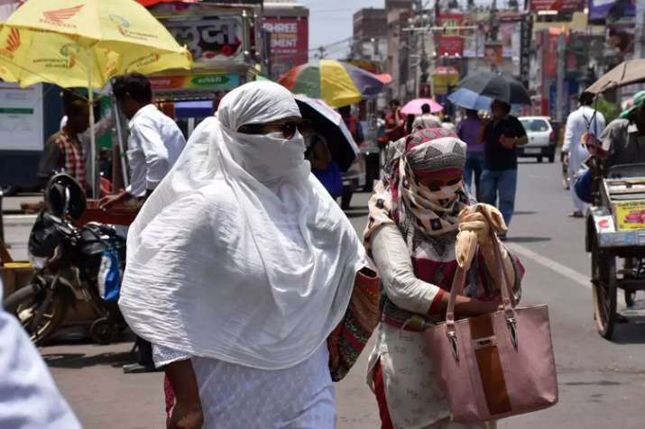 भारत के कुछ हिस्सों में हल्की बारिश से पारा गिरा, लू लगने से बिहार में 102 लोगों की मौत भारत के कुछ हिस्सों में हल्की बारिश से पारा गिरा, लू लगने से बिहार में 102 लोगों की मौत- India TV