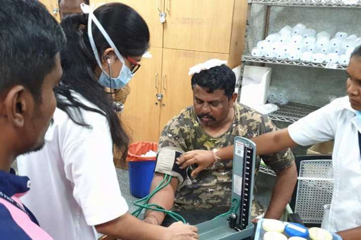 हैदराबाद में प्रतिमा स्थापित करने को लेकर झड़प, भाजपा विधायक घायल हैदराबाद में प्रतिमा स्थापित करने को लेकर झड़प, भाजपा विधायक घायल- India TV