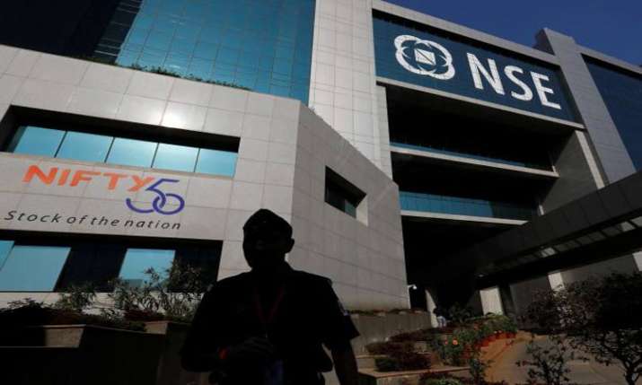 Sensex ends 192 pts lower, Nifty below 11,800 Sensex ends 192 pts lower, Nifty below 11,800- India TV Paisa