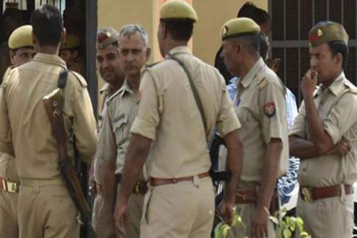Muslim boy thrashed in Kanpur for refusing to chant Jai Shri Ram Muslim boy thrashed in Kanpur for refusing to chant Jai Shri Ram- India TV