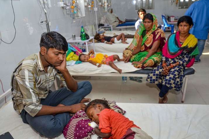 Children showing symptoms of Acute Encephalitis Syndrome... Children showing symptoms of Acute Encephalitis Syndrome...- India TV