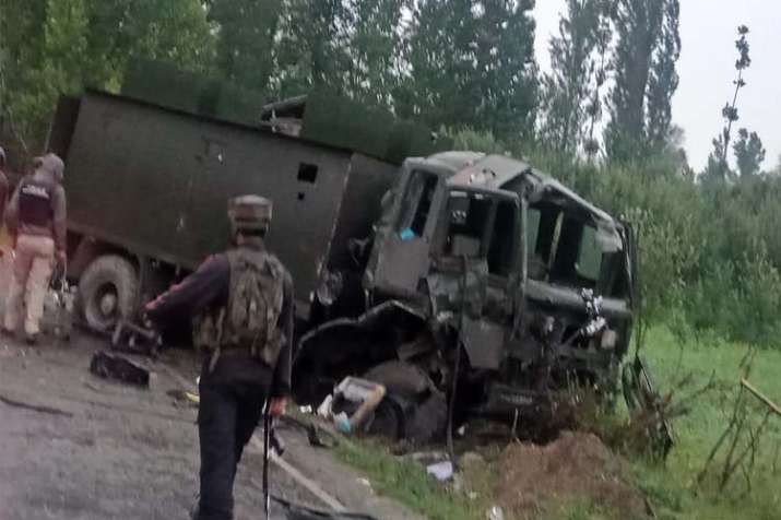 Pulwama Army Convoy attacked Pulwama Army Convoy attacked- India TV