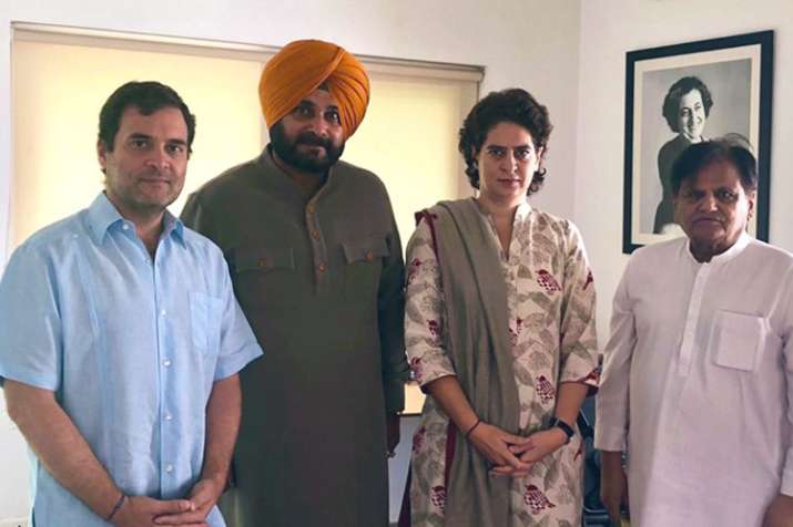 Navjot Singh Sidhu meets Rahul Gandhi and Priyanka Gandhi Navjot Singh Sidhu meets Rahul Gandhi and Priyanka Gandhi- India TV