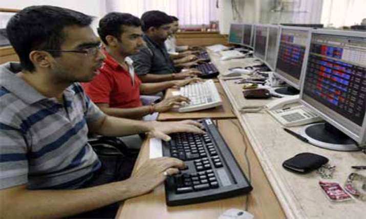 Sensex dives 554 pts despite RBI rate cut; financial stocks crack Sensex dives 554 pts despite RBI rate cut; financial stocks crack- India TV Paisa