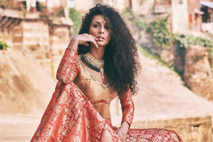 7 arrested after model-actor Ushoshi files complaint against bikers harassing, beating Uber driver 7 arrested after model-actor Ushoshi files complaint against bikers harassing, beating Uber driver- India TV