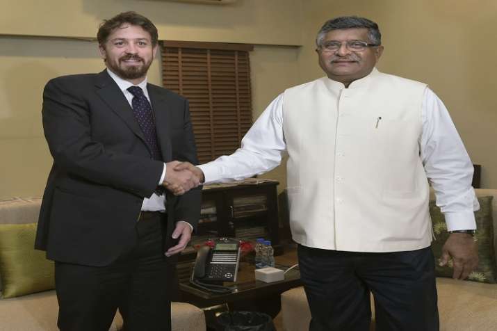 IT and Communication Minister Ravi Shanker Prasad shakes hands with WhatsApp's global head Will Cath IT and Communication Minister Ravi Shanker Prasad shakes hands with WhatsApp's global head Will Cath- India TV Paisa