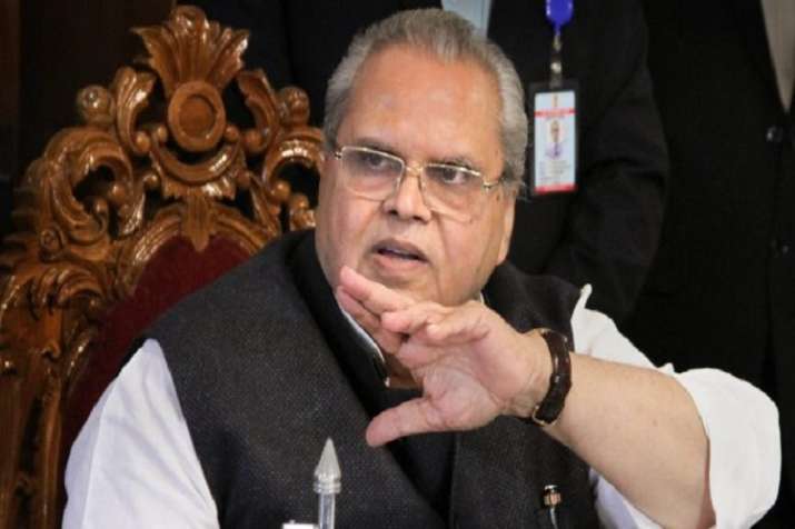 Governor Satya Pal Malik skips official function at martyrs' graveyard in Srinagar Governor Satya Pal Malik skips official function at martyrs' graveyard in Srinagar- India TV