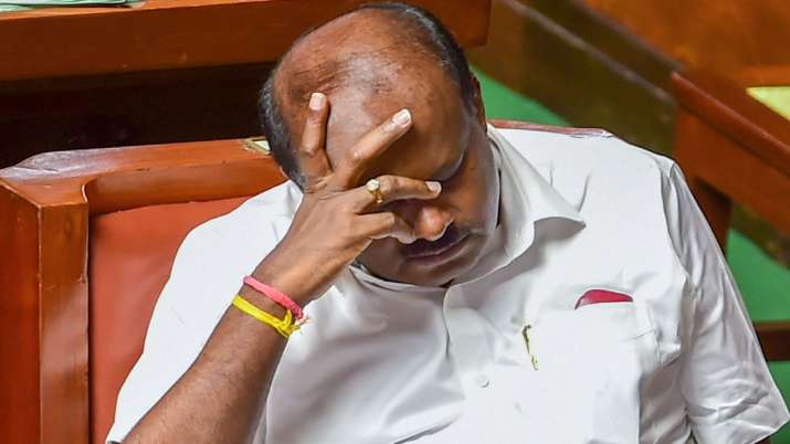 Only 3 CMs completed full term in history of Karnataka Only 3 CMs completed full term in history of Karnataka- India TV