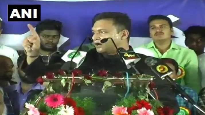 AIMIM leader Akbaruddin Owaisi again give controversial speech AIMIM leader Akbaruddin Owaisi again give controversial speech- India TV