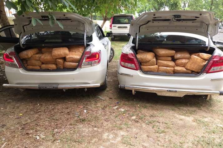 UP STF arrested 7 smuggler and recovered drugs wroth of 2 cr UP STF arrested 7 smuggler and recovered drugs wroth of 2 cr- India TV