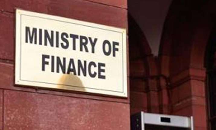 Govt to soon issue clarification on applicability of surcharge on FPIs Govt to soon issue clarification on applicability of surcharge on FPIs- India TV Paisa