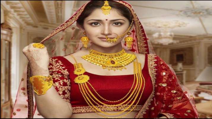 Gold nears Rs 36,000 mark, silver jumps Rs 935 Gold nears Rs 36,000 mark, silver jumps Rs 935- India TV Paisa